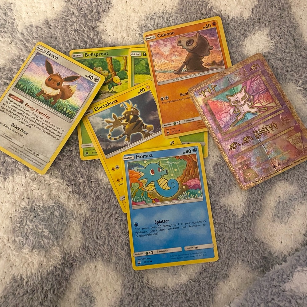 Vintage Pokémon Trading Cards Lot